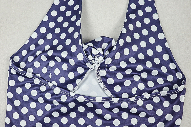 Retro-Chic Polka Dot Halter Top & Capri Set – Your Essential Winter Getaway & Resort Wear