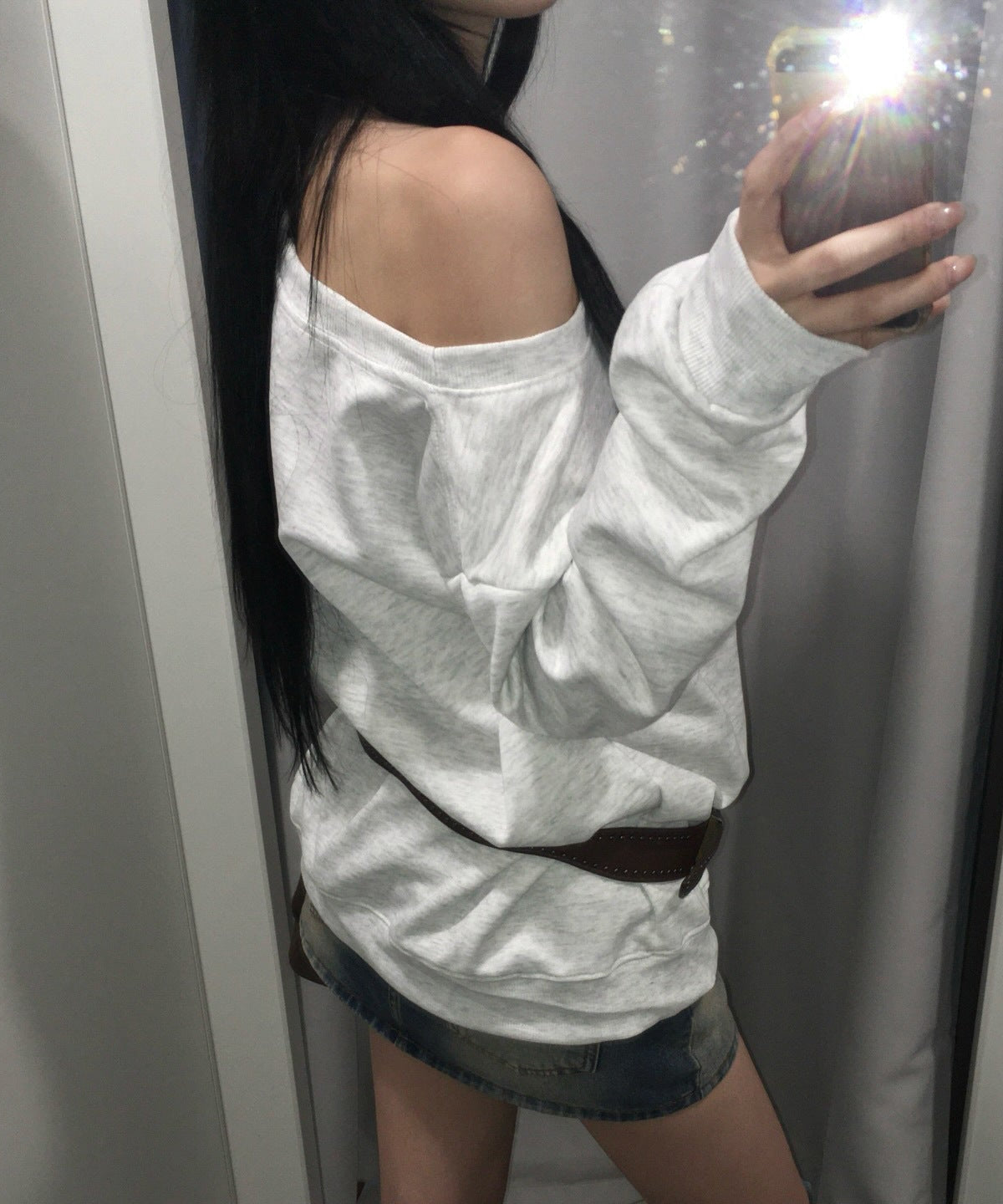 Effortless Chic Leopard Star Off-Shoulder Sweatshirt – Your Go-To Fall & Holiday Style Statement