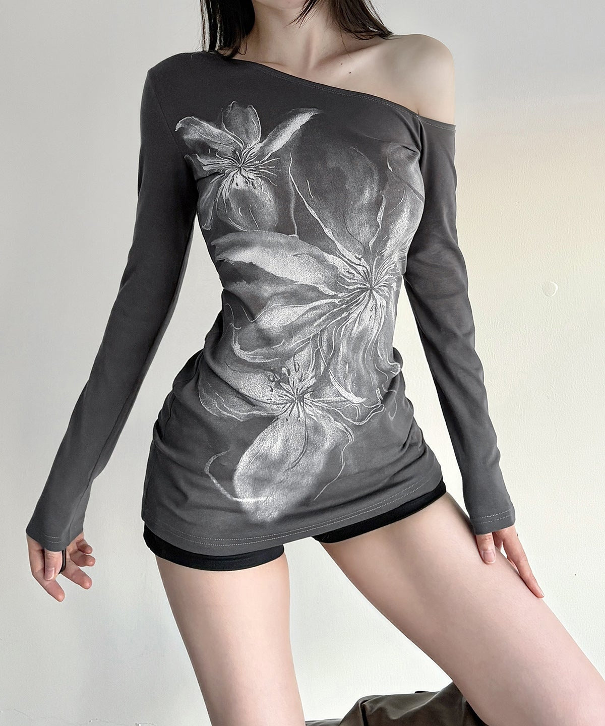 Modern Grunge Floral One-Shoulder Long Sleeve Top - Chic Fall Asymmetrical Style