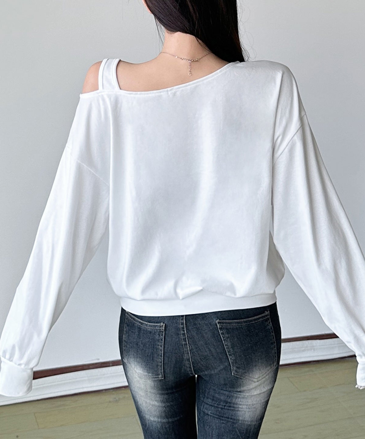Effortless Fall Chic: 'Everything 85' Cold Shoulder Long Sleeve Cotton Top