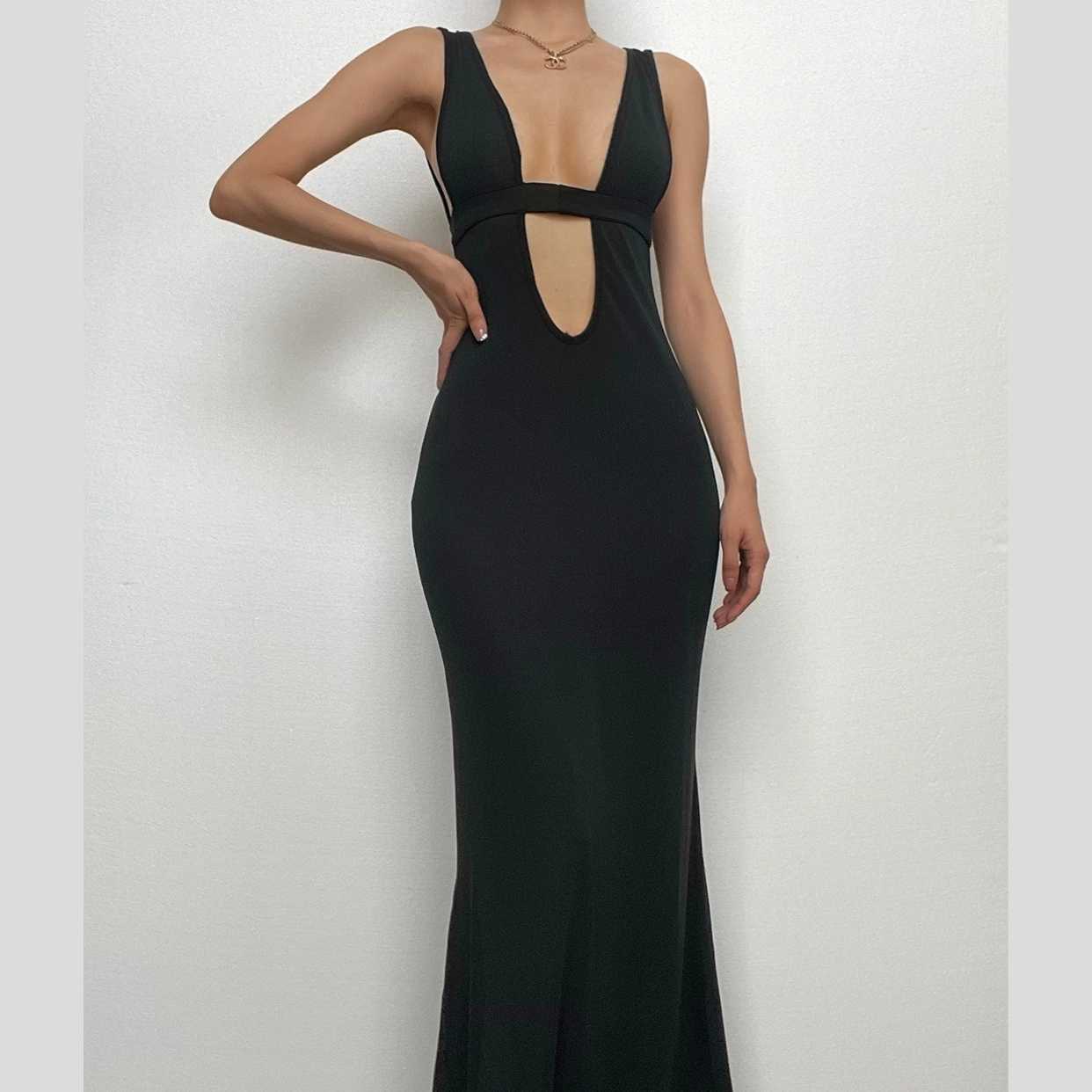 The "IT" Girl Plunge Cutout Maxi Dress - Sleek Black for Fall Galas & Holiday Soirees