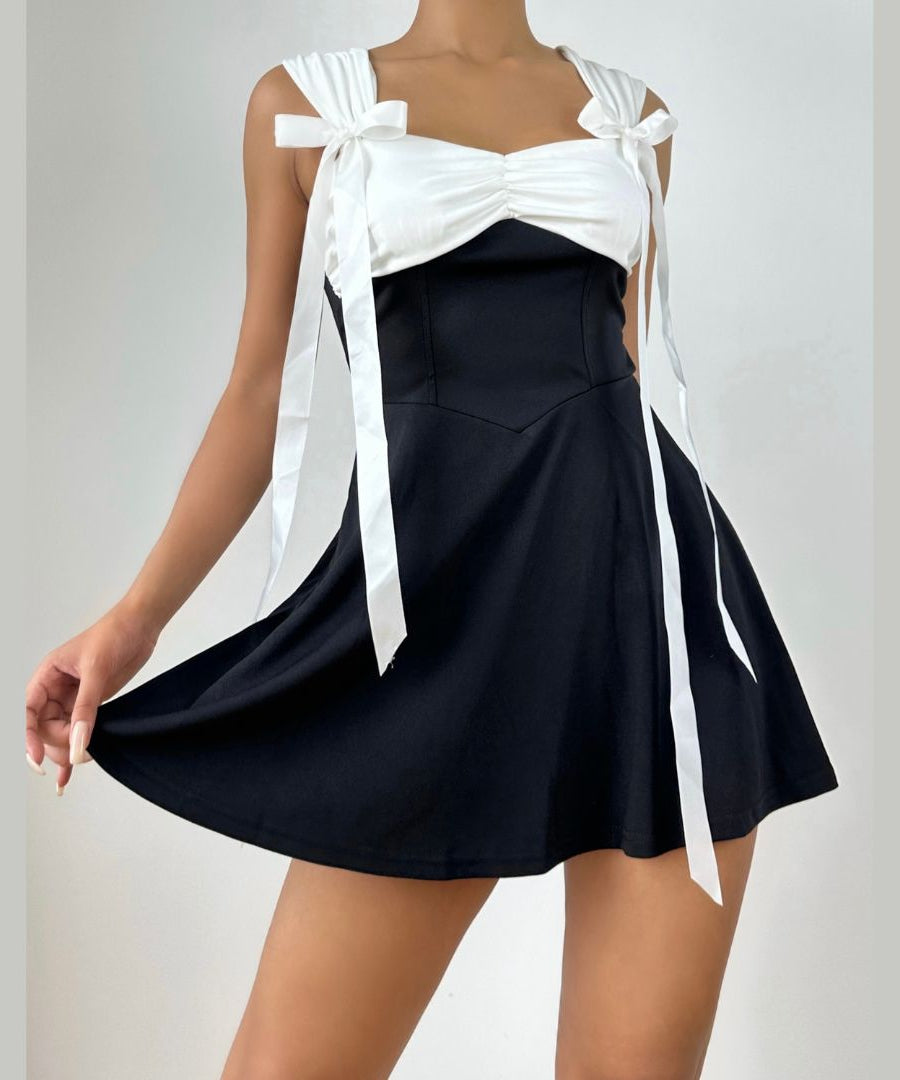 Sweetheart Bow-Tie Ruched Mini Dress - Chic Black & White Fall Flirt