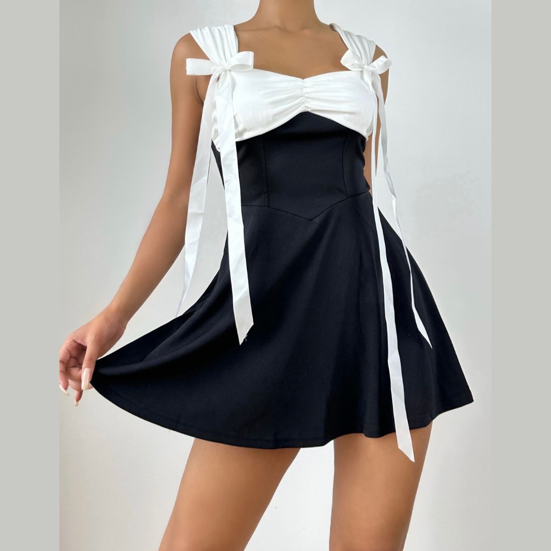 Sweetheart Bow-Tie Ruched Mini Dress - Chic Black & White Fall Flirt