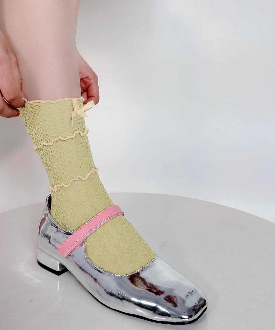 Charming Bowknot Ruffle Mesh Ankle Socks - Your Go-To for Chic Fall Style