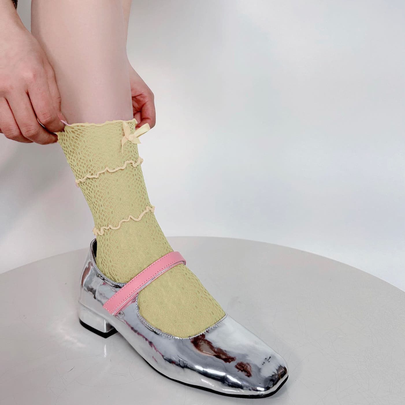 Charming Bowknot Ruffle Mesh Ankle Socks - Your Go-To for Chic Fall Style