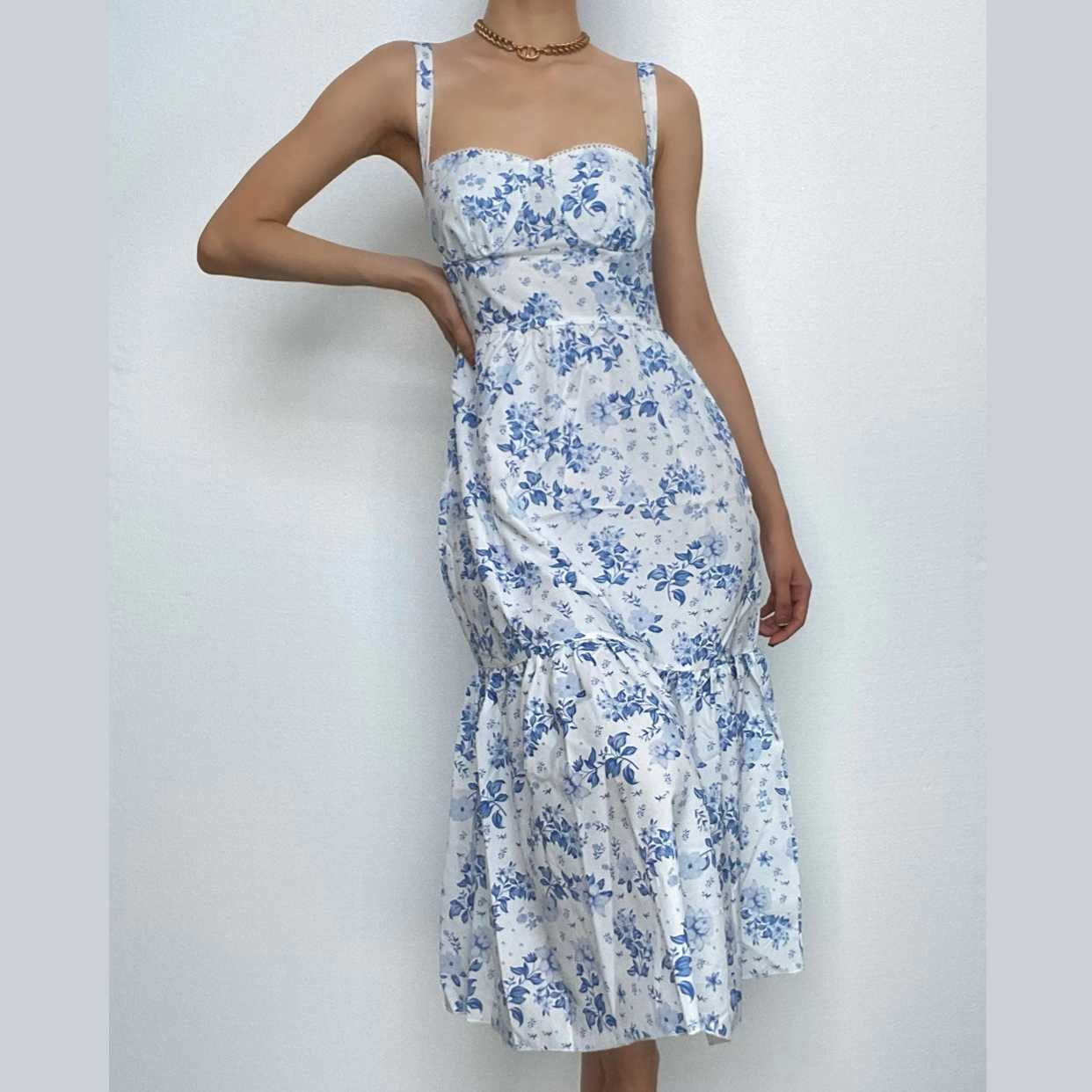 Enchanting Floral Ruched Midi Dress - Sweetheart Style for Fall Flair & Vacation Charm