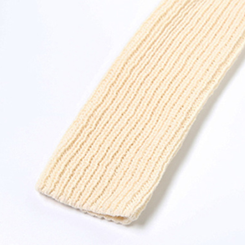 Autumn Resort Chic: V-Neck Knit Cut-Out Maxi Dress – Your Effortless Fall Getaway & Statement Piece