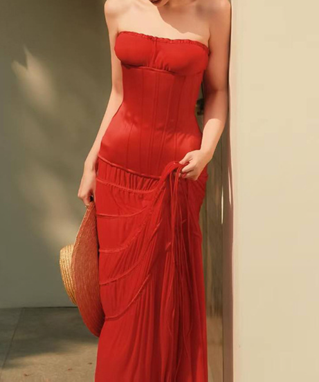 Crimson Chic: The Fall & Holiday Ready Ruched Maxi Skirt for Effortless Glam