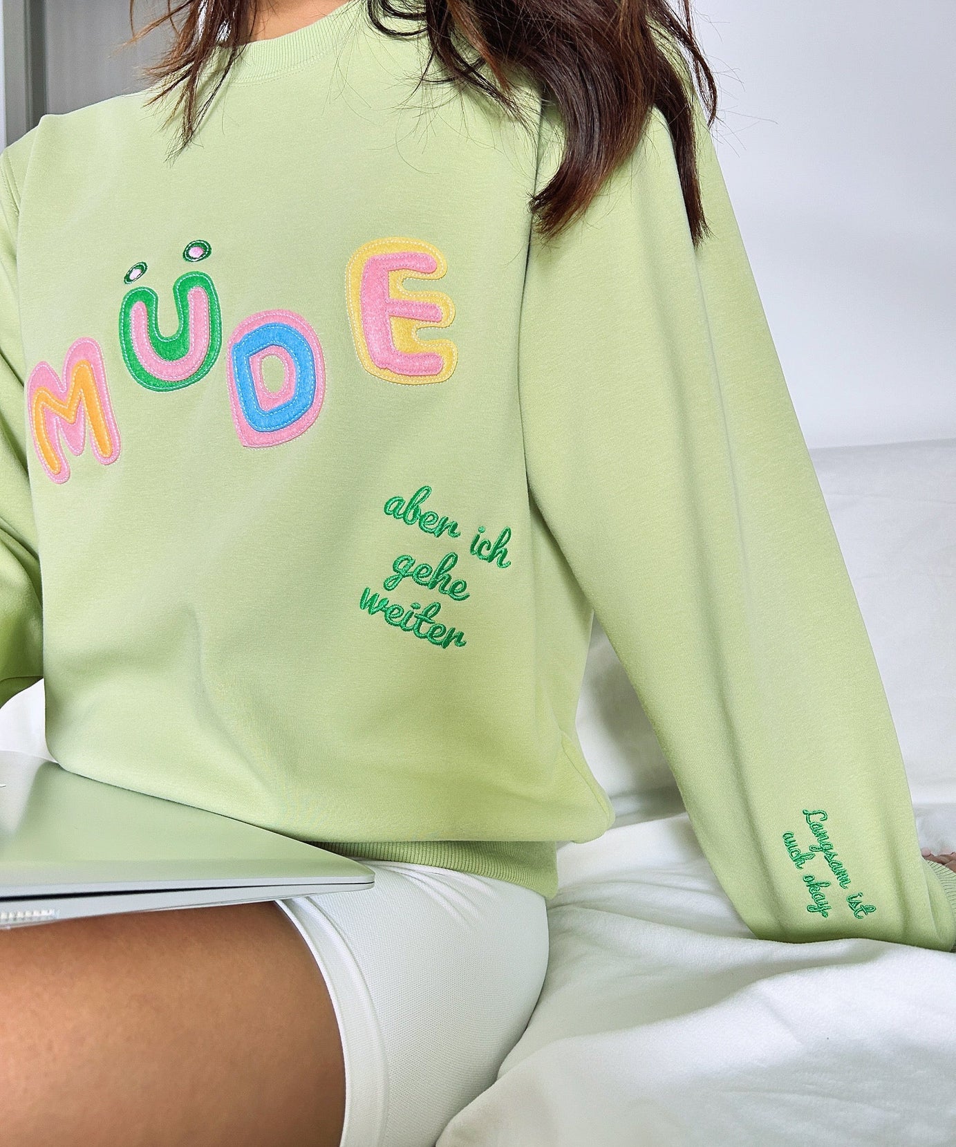 Cozy "Müde But Motivated" Crewneck Sweatshirt – Your Go-To for Fall Comfort & Mindful Moments