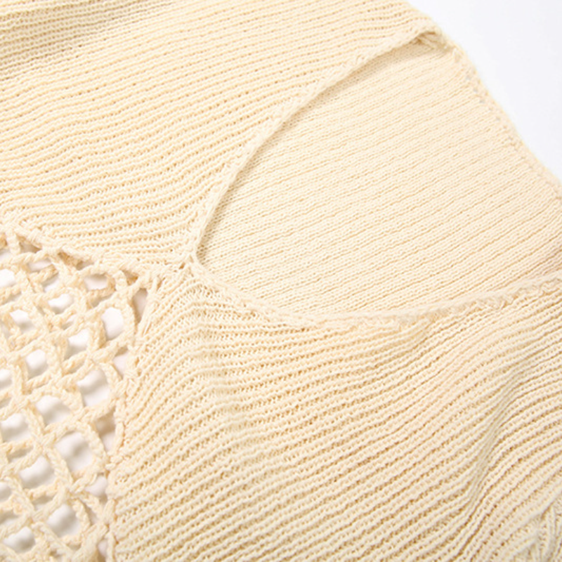 Autumn Resort Chic: V-Neck Knit Cut-Out Maxi Dress – Your Effortless Fall Getaway & Statement Piece