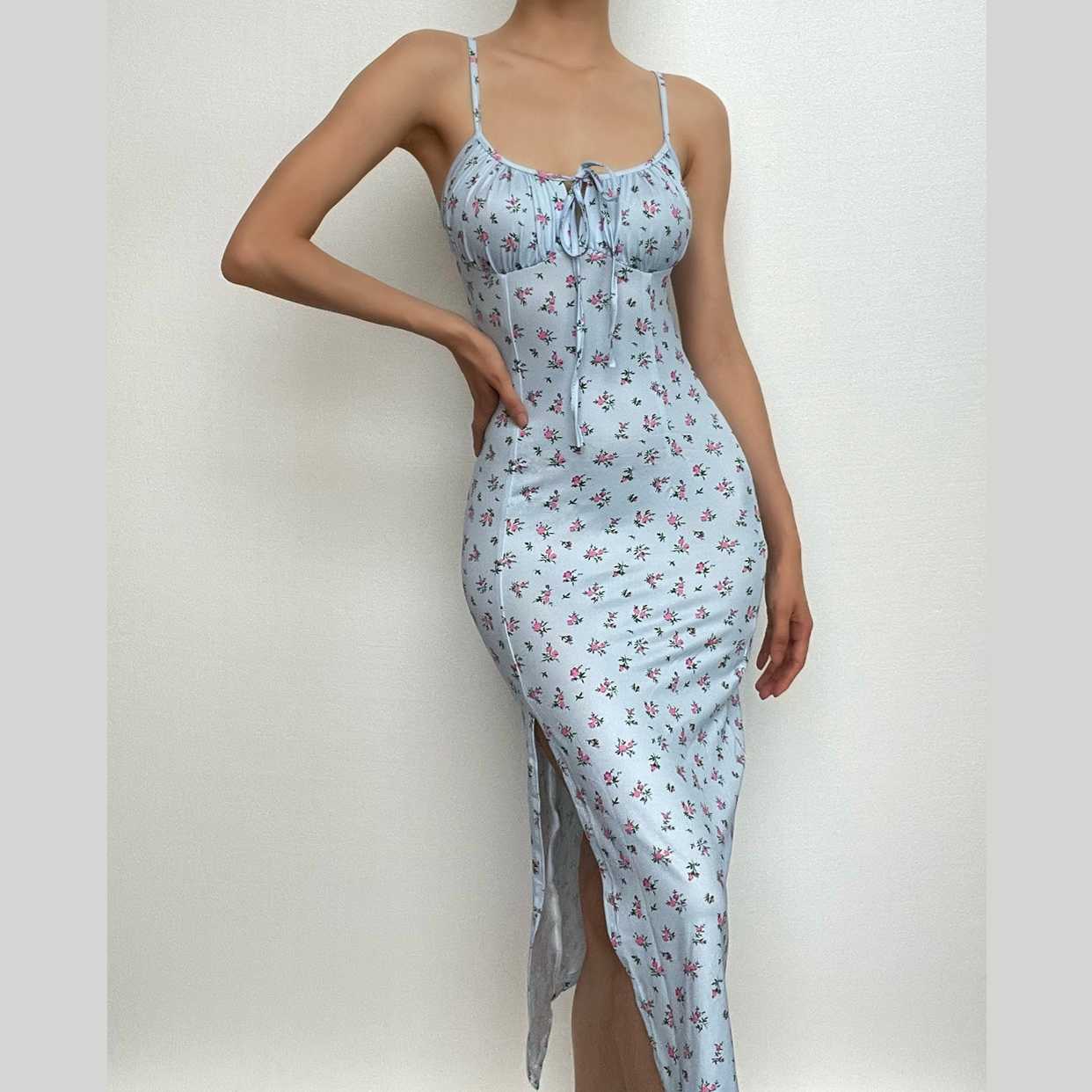 Romantic Blue Floral Midi Slip Dress with Slit - Sweetheart Neck, Perfect for Fall Dates & Resort Getaways