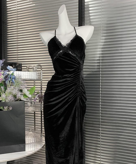 Elegant Black Velvet Ruched Maxi Dress with Lace Trim - Perfect for Fall & Holiday Parties