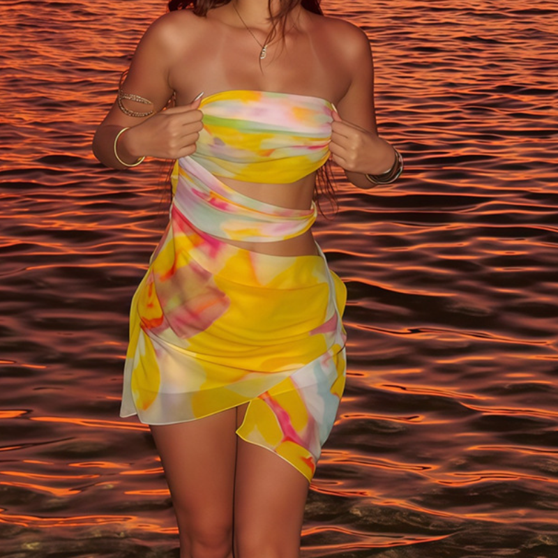 Vibrant Tropical Bloom Cut-Out Two-Piece Set - Strapless Top & Ruched Mini Skirt for Fall Getaways