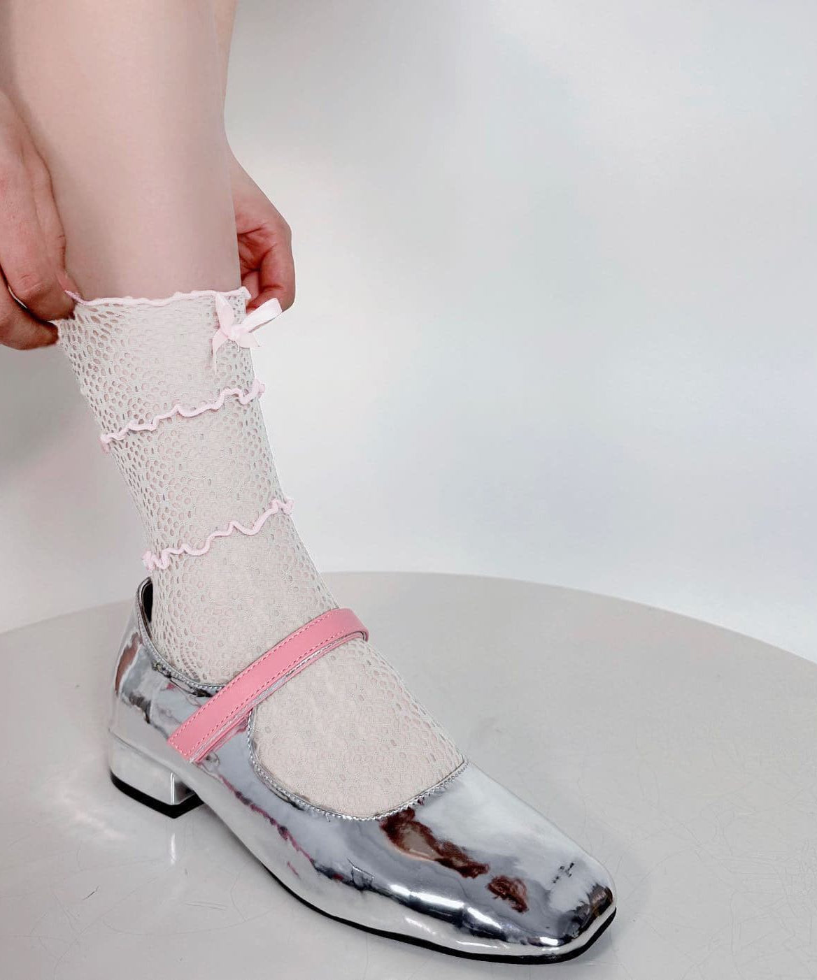 Charming Bowknot Ruffle Mesh Ankle Socks - Your Go-To for Chic Fall Style