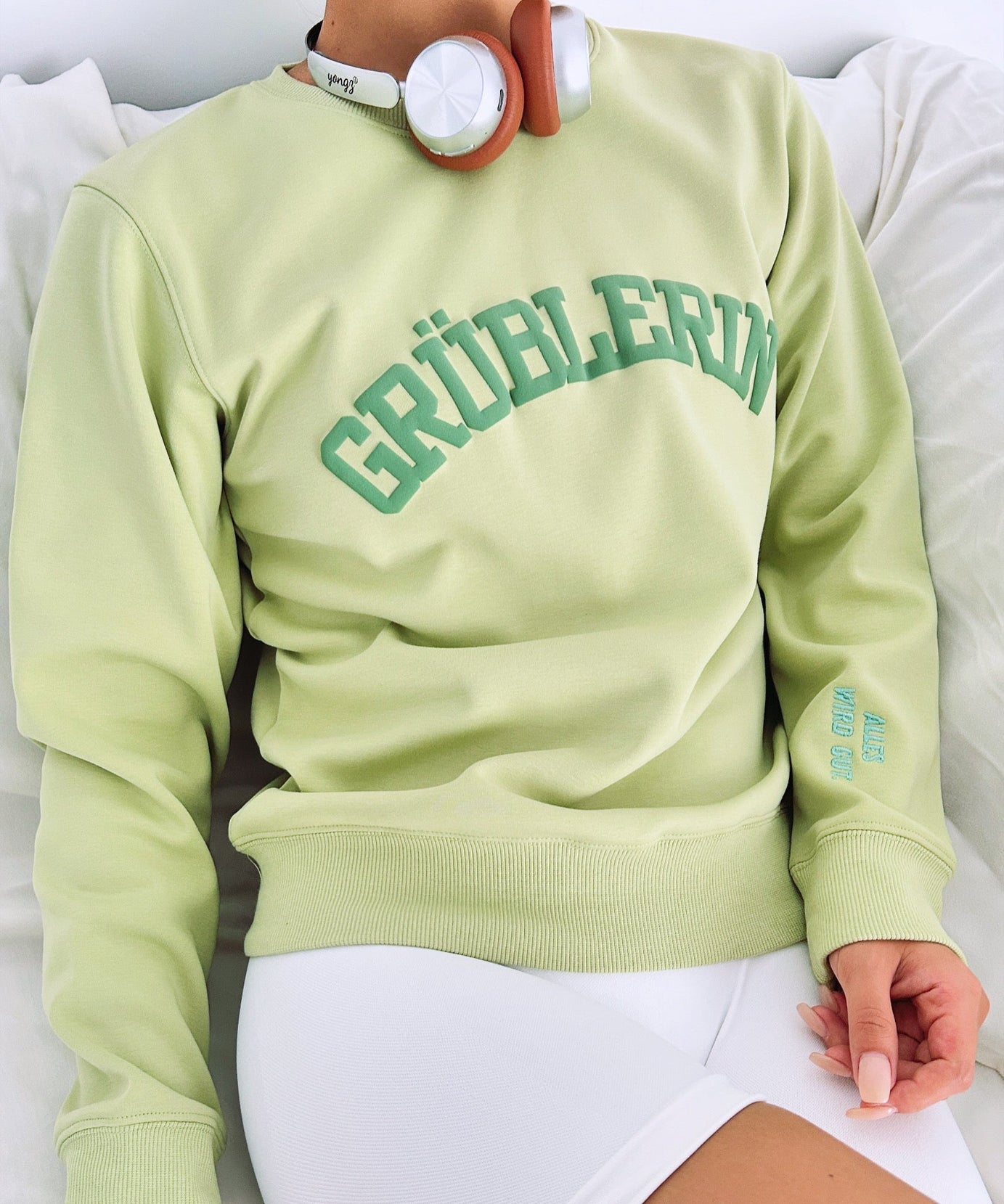 The Grüblerin 'Everything Will Be Okay' Sweatshirt – Your Cozy Fall Comfort & Self-Care Essential