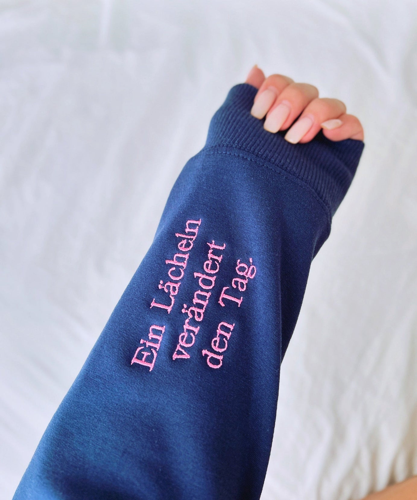 Cozy 'Think Happy Thoughts' Crewneck Sweatshirt for Women | Fall & Winter Comfort & Joy