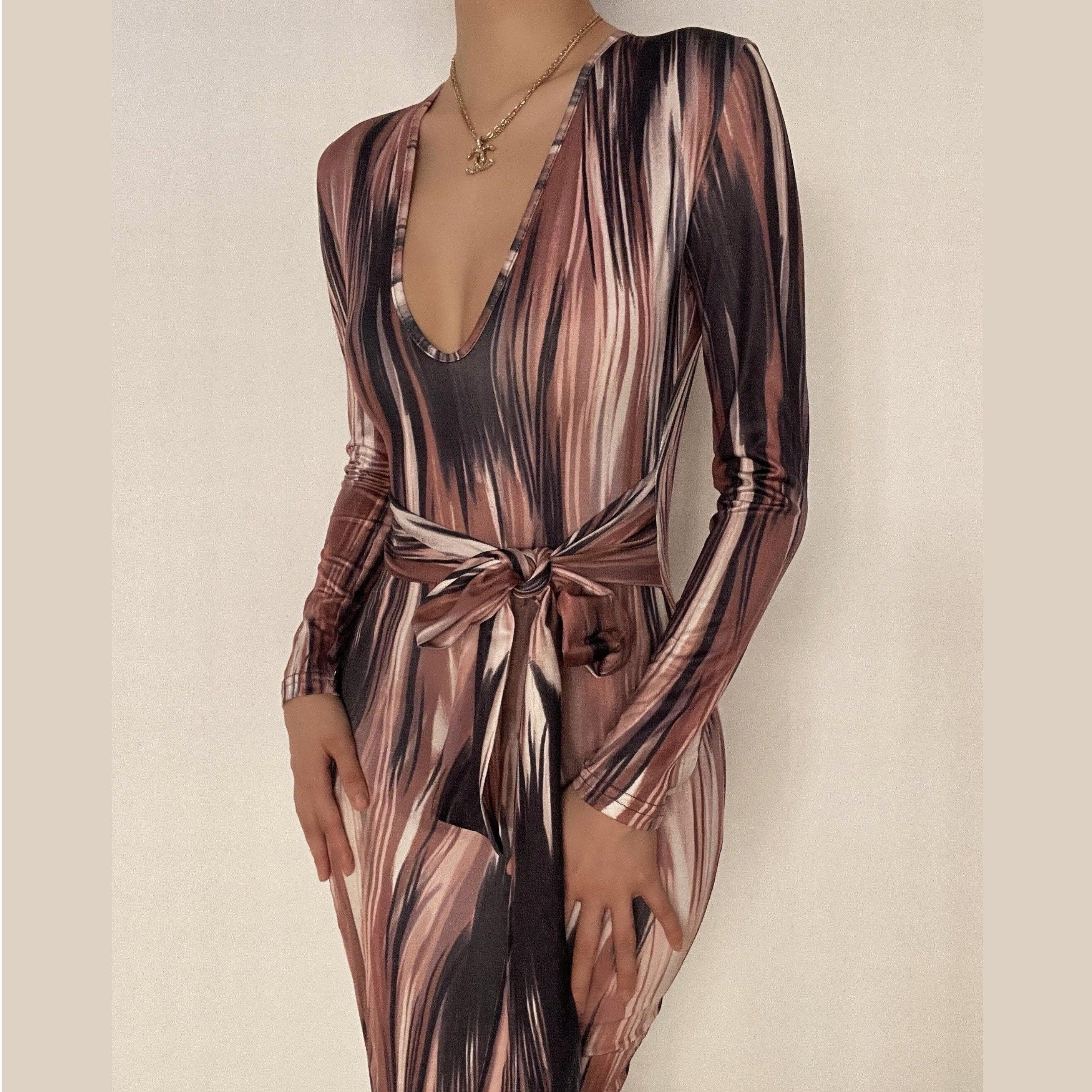 Chic Fall Abstract Print Maxi Dress | Deep V-Neck, Tie-Waist & Long Sleeve