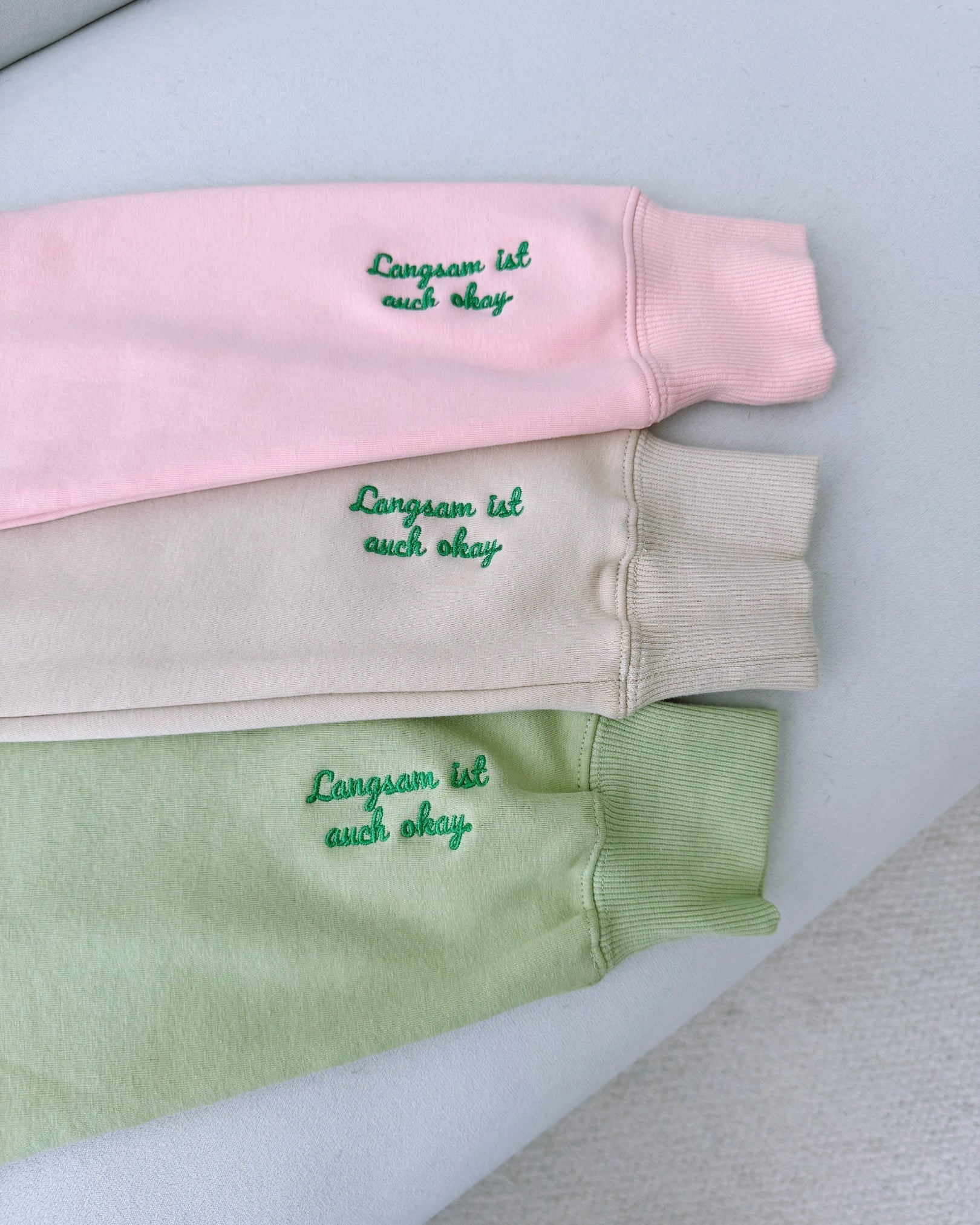 Cozy "Müde But Motivated" Crewneck Sweatshirt – Your Go-To for Fall Comfort & Mindful Moments