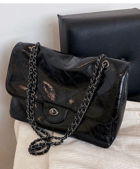 The Chic Black Quilted Chain Crossbody Bag – Your Effortless Fall & Holiday Style Essential