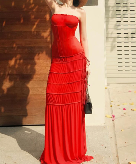 Crimson Chic: The Fall & Holiday Ready Ruched Maxi Skirt for Effortless Glam