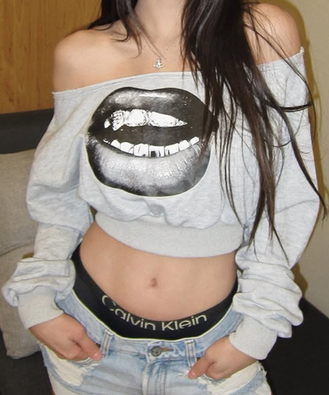 Bold Lips Off-Shoulder Crop Sweatshirt - Fall Ready & Y2K Chic