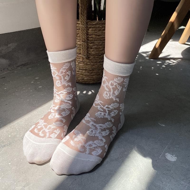 Elegant Floral Lace Sheer Ankle Socks - Perfect for Fall & Holiday Styling