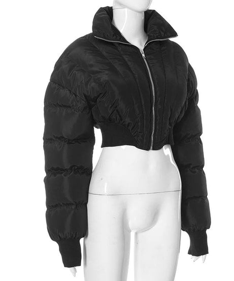 Trendsetter Cropped Puffer Jacket: Chic Black Mock Neck for Fall & Winter Style