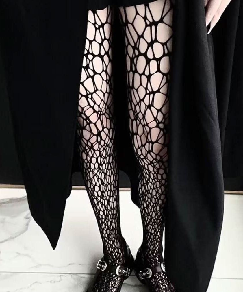 Elevate Your Fall Style: Intricate Web Sheer Tights – Perfect for Halloween & Beyond!