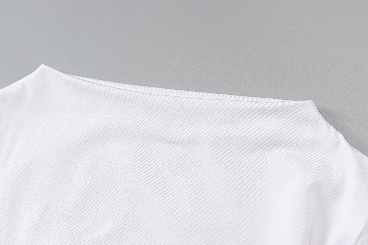 Crisp White Athleisure Set: Short Sleeve Crop Top & High-Waisted Leggings for Fall