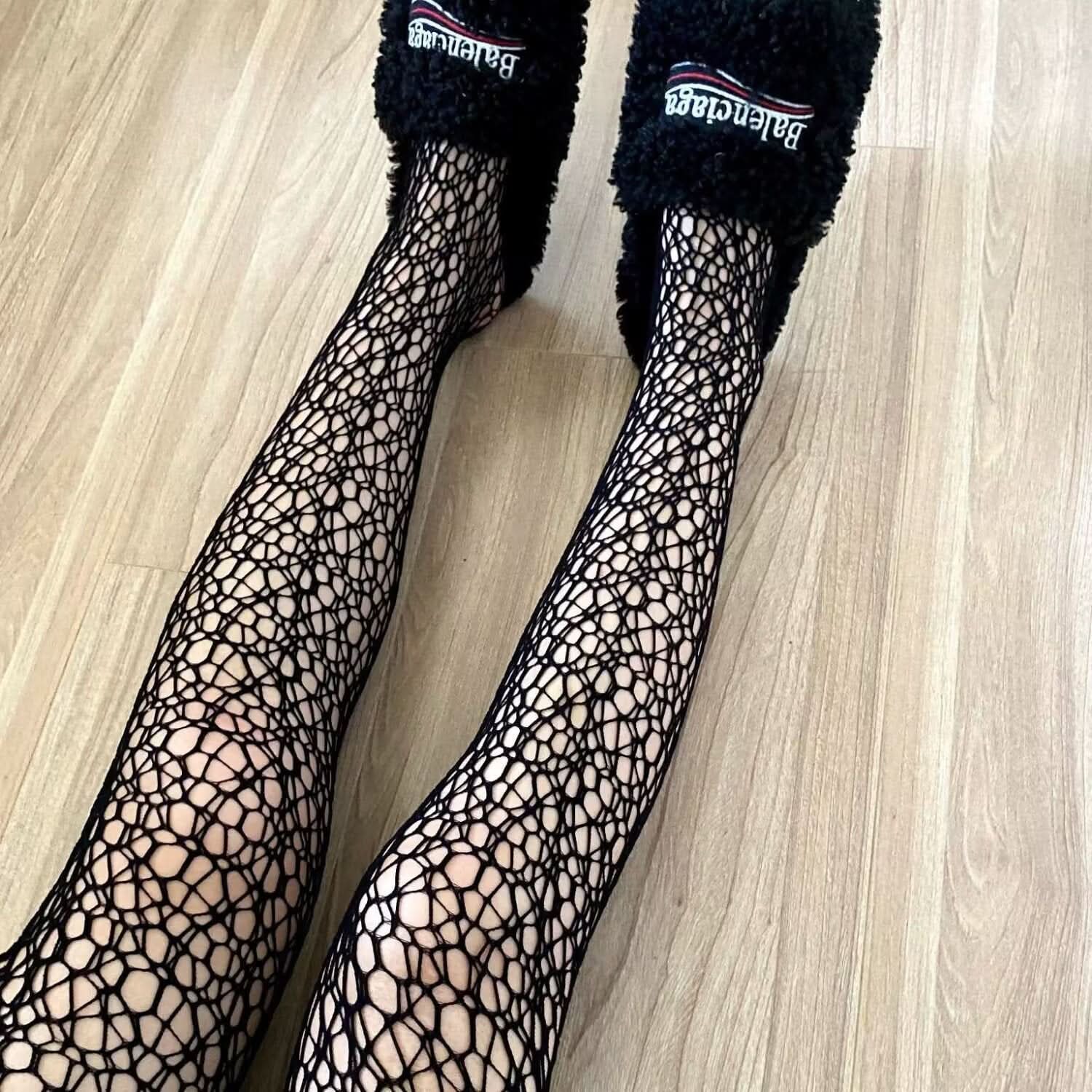 Elevate Your Fall Style: Intricate Web Sheer Tights – Perfect for Halloween & Beyond!