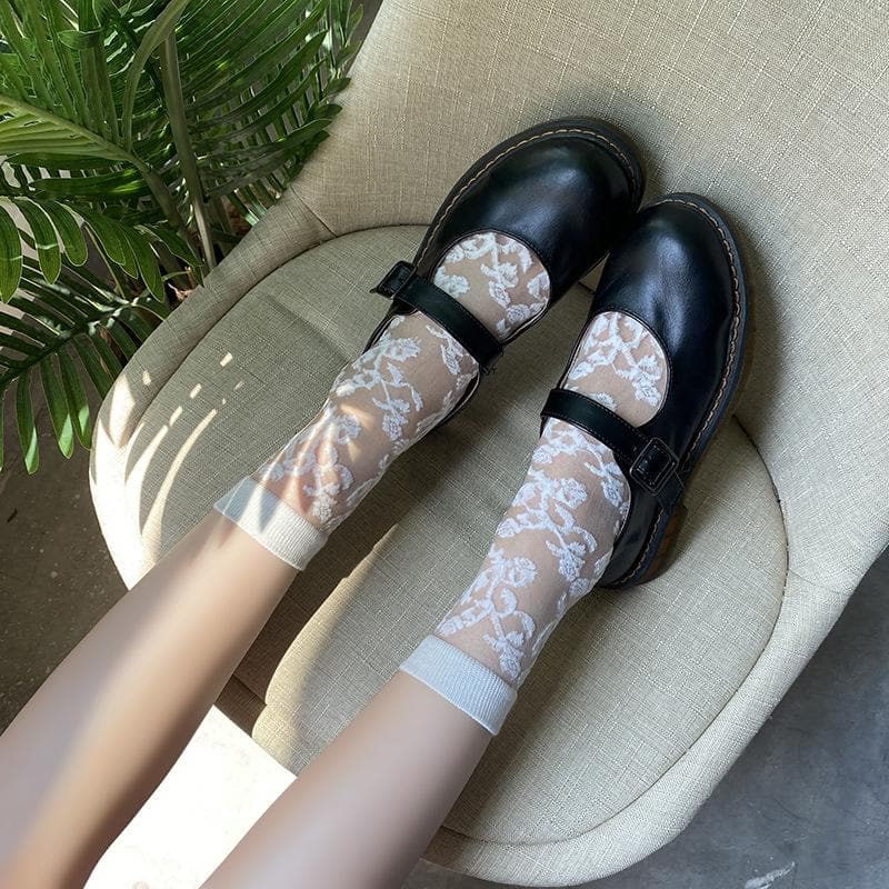 Elegant Floral Lace Sheer Ankle Socks - Perfect for Fall & Holiday Styling