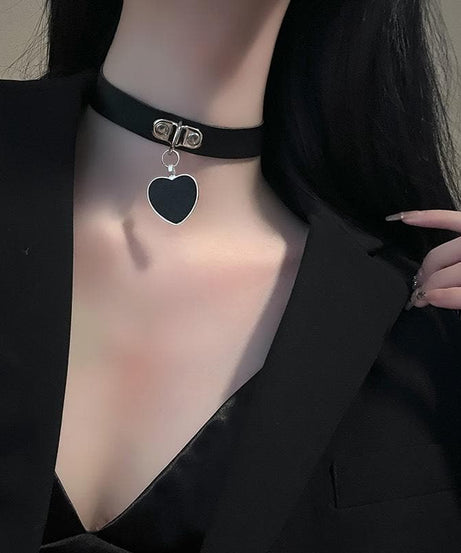 Edgy Black Heart Choker Necklace for Women - Dark Romance Fall & Halloween Style