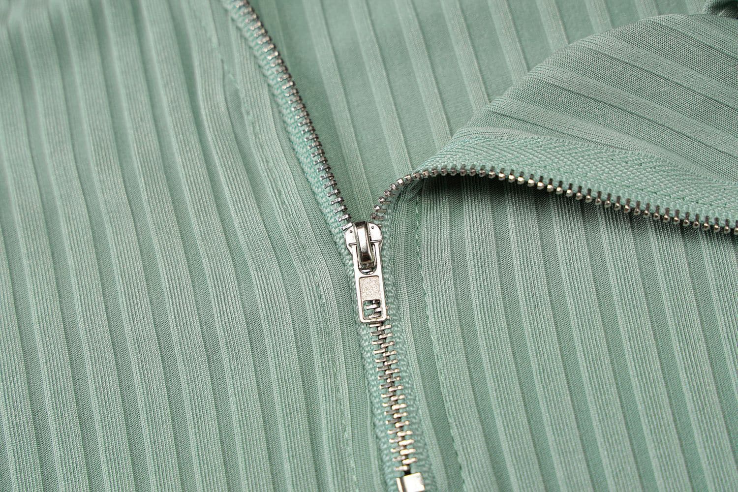 Sleek & Chic Ribbed Zip-Front Mini Dress - Your Go-To Fall Staple