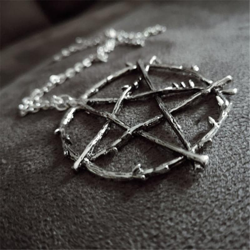 Witchy Thorn Pentagram Necklace - Mystical Gothic Pendant for Fall & Halloween 2025
