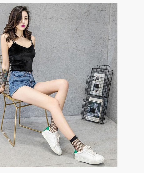Elevate Your Fall Style: Trendy Fishnet Ankle Socks – Perfect for Halloween & Beyond
