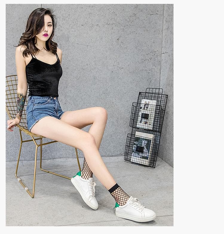 Elevate Your Fall Style: Trendy Fishnet Ankle Socks – Perfect for Halloween & Beyond