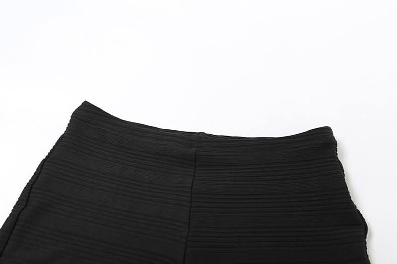 Effortless Chic: Black Halter Neck Backless Textured Shorts Set – Perfect for Fall Layering & Cozy Comfort