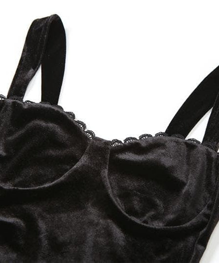 Sultry Black Velvet Bodycon Mini Dress with Lace Sweetheart Neckline | Your Fall & Holiday Party Essential