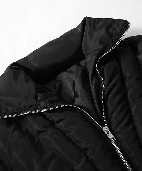 Trendsetter Cropped Puffer Jacket: Chic Black Mock Neck for Fall & Winter Style