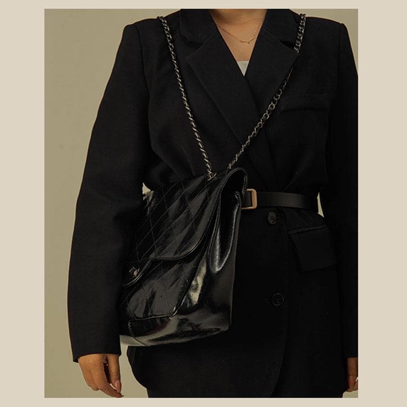 The Chic Black Quilted Chain Crossbody Bag – Your Effortless Fall & Holiday Style Essential