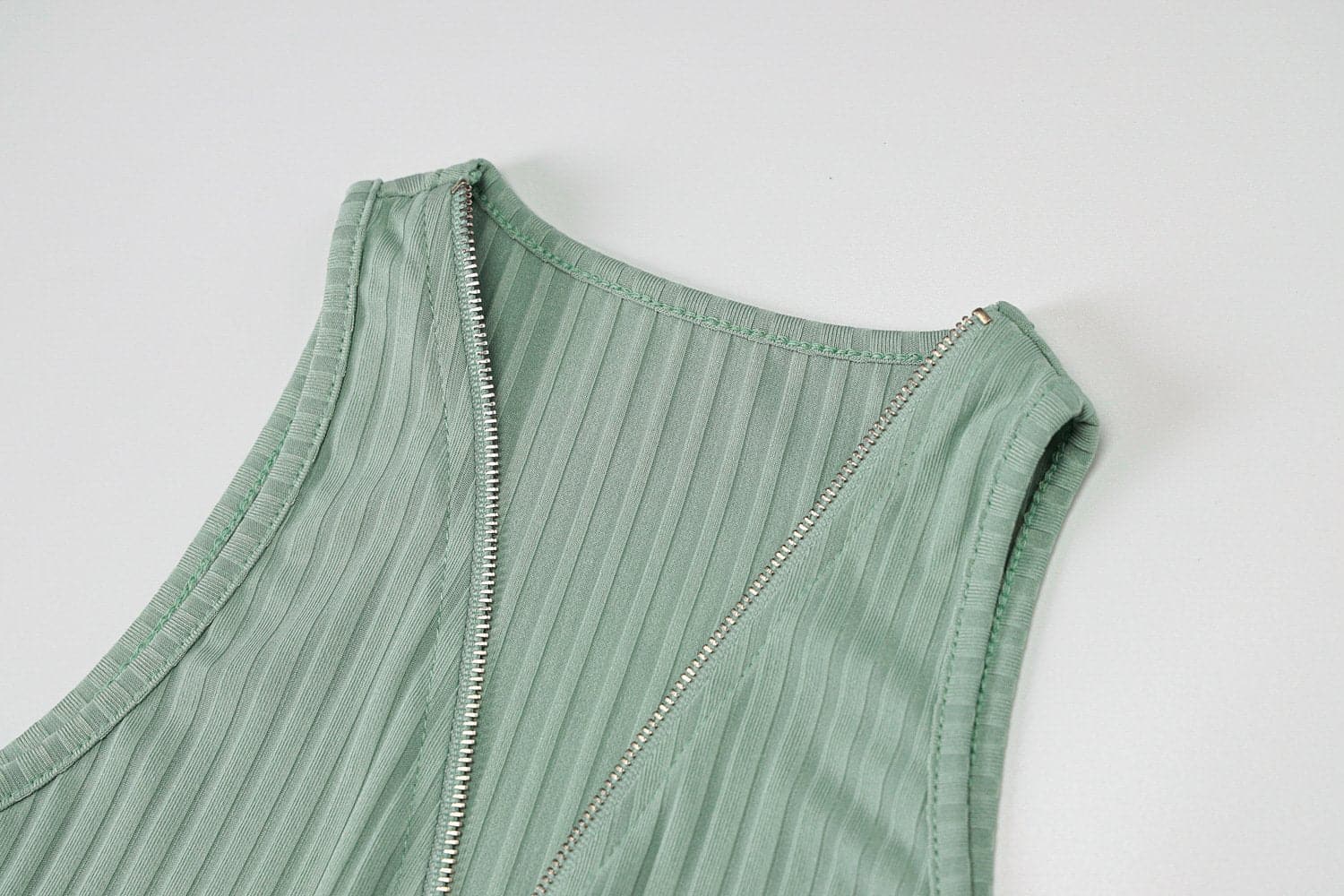 Sleek & Chic Ribbed Zip-Front Mini Dress - Your Go-To Fall Staple