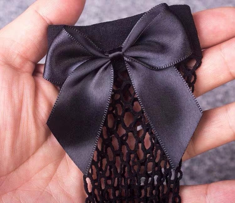Elevate Your Fall Style: Trendy Fishnet Ankle Socks – Perfect for Halloween & Beyond