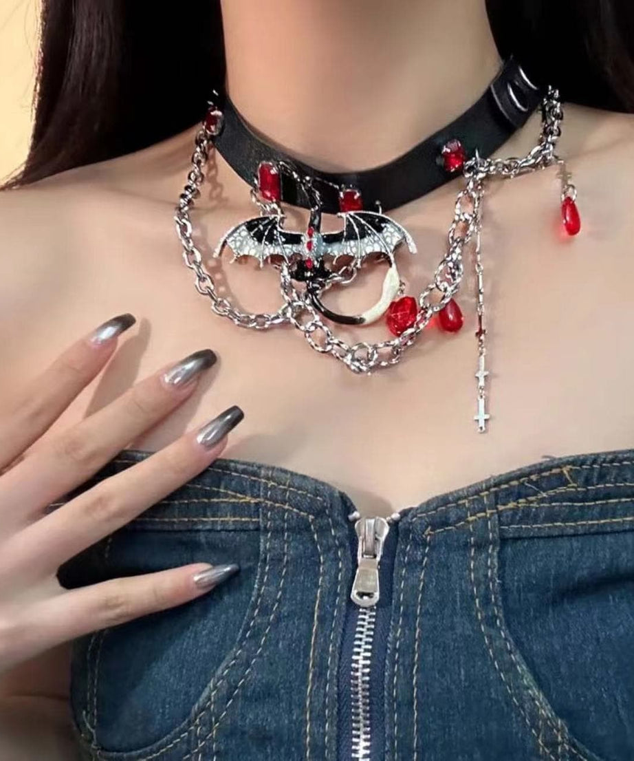 Gothic Bat & Blood Drop Choker Necklace - Edgy Vampirecore Statement for Halloween & Fall
