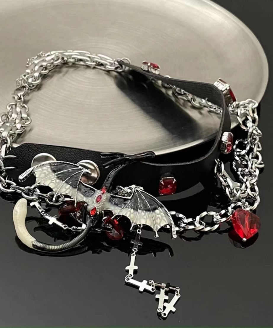 Gothic Bat & Blood Drop Choker Necklace - Edgy Vampirecore Statement for Halloween & Fall