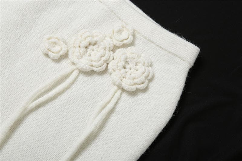 Boho Bloom Knit Halter Crop Top & Maxi Skirt Set - Cream Floral Two-Piece for Fall & Winter Getaways