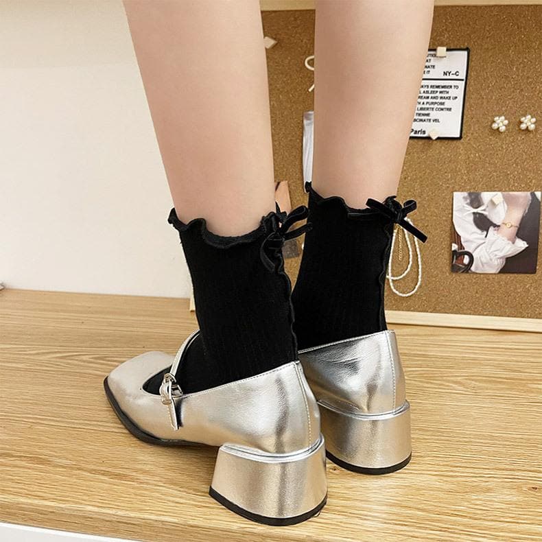 Cozy Fall Chic: Ruffled Ribbed Bow Crew Socks – Elevate Your Autumn Style