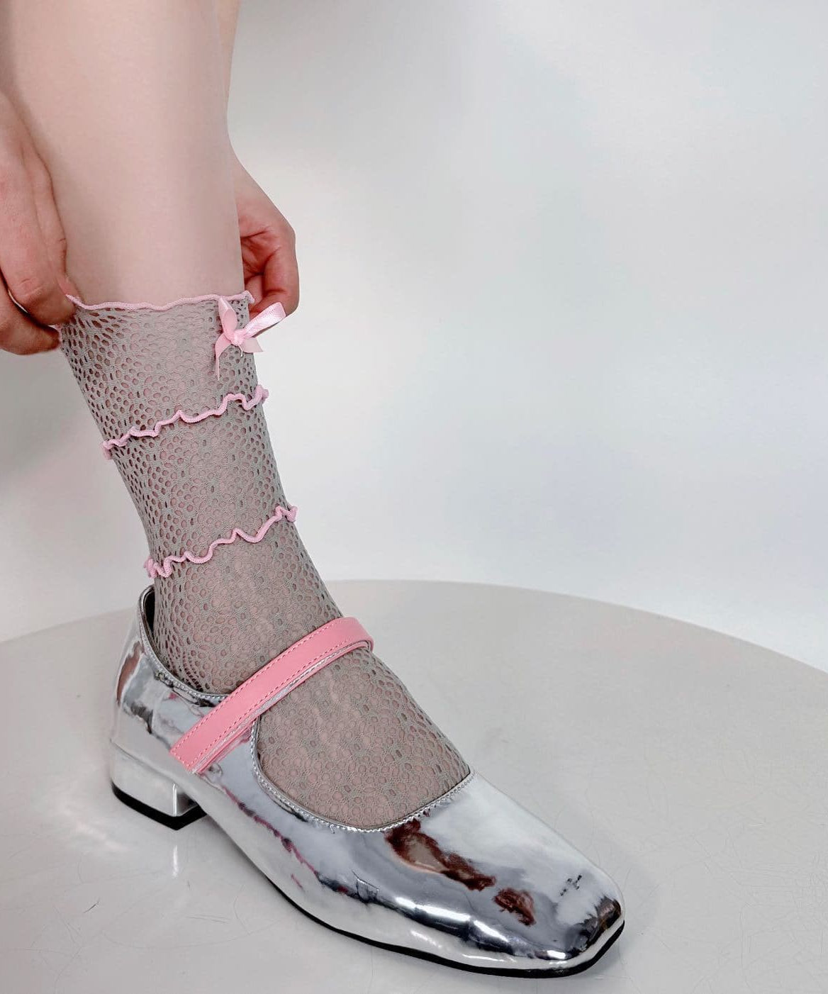 Charming Bowknot Ruffle Mesh Ankle Socks - Your Go-To for Chic Fall Style