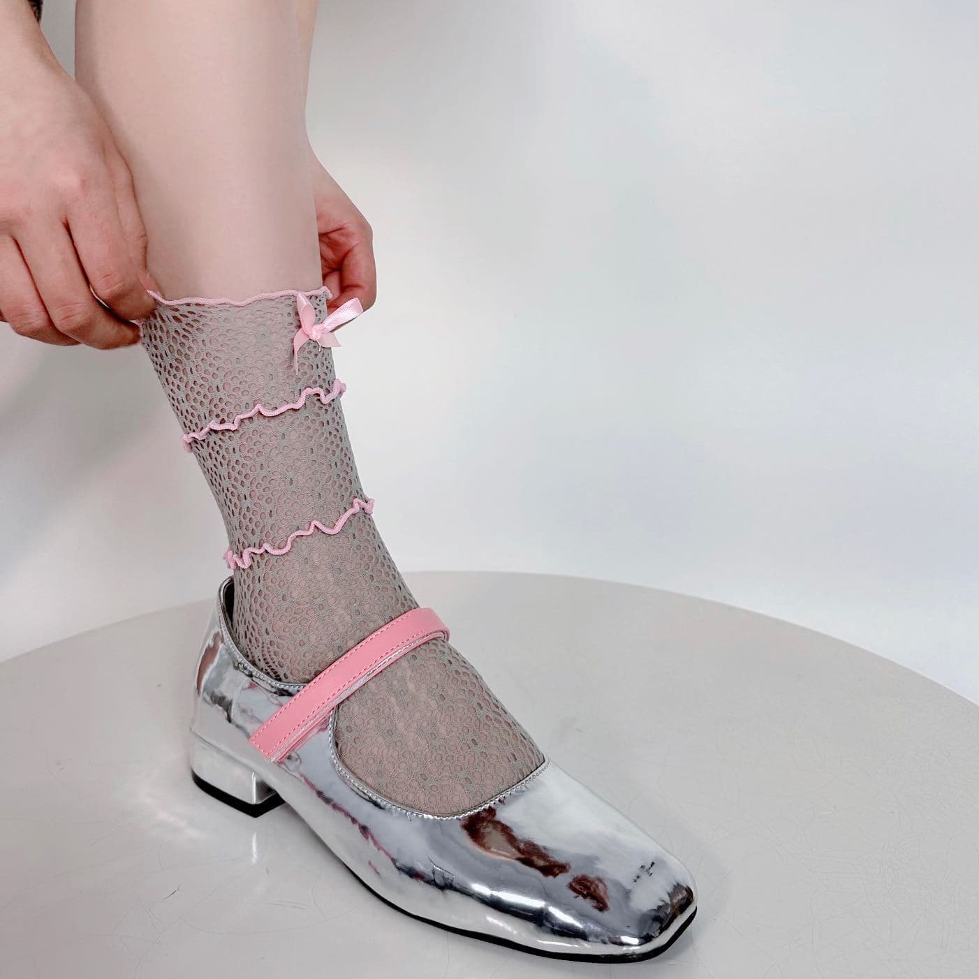 Charming Bowknot Ruffle Mesh Ankle Socks - Your Go-To for Chic Fall Style
